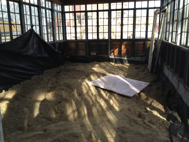 Sand layer in greenhouse
